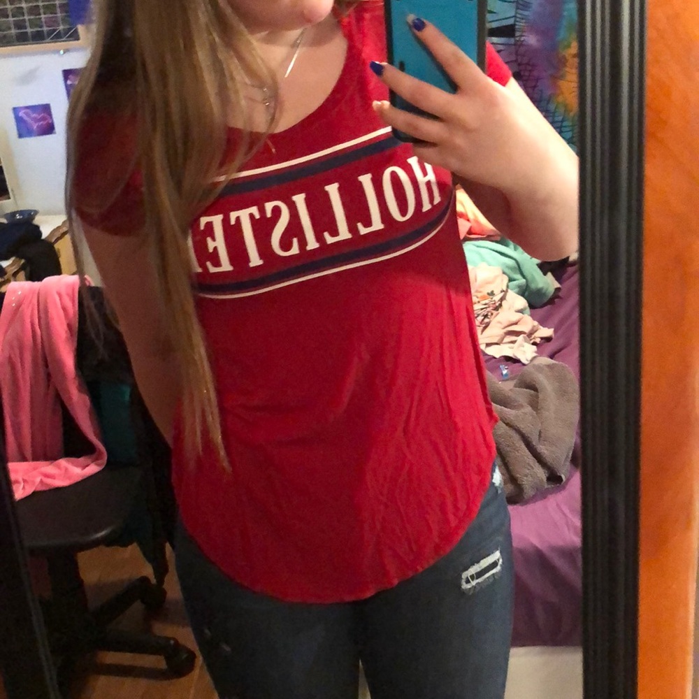 Hollister barely worn easy tee